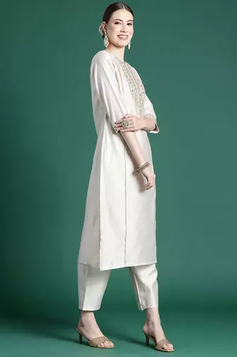 Ethnic Motifs Embroidered Panelled Liva Kurta With Trousers & Dupatta