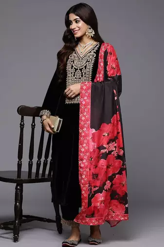 Floral Embroidered V-Neck Three-Quarter Sleeves Straight Velvet Kurta Set
