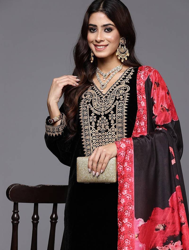 Floral Embroidered V-Neck Three-Quarter Sleeves Straight Velvet Kurta Set