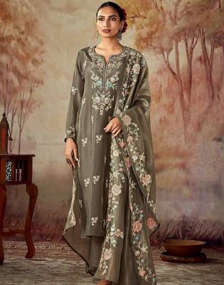 Floral Embroidered Regular Thread Work Chanderi Silk Straight Kurta Set 1