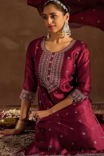 Ethnic Motifs Embroidered Thread Work Straight Kurta with Trousers & Dupatta