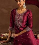 Ethnic Motifs Embroidered Thread Work Straight Kurta with Trousers & Dupatta