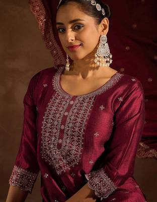 Ethnic Motifs Embroidered Thread Work Straight Kurta with Trousers & Dupatta 2
