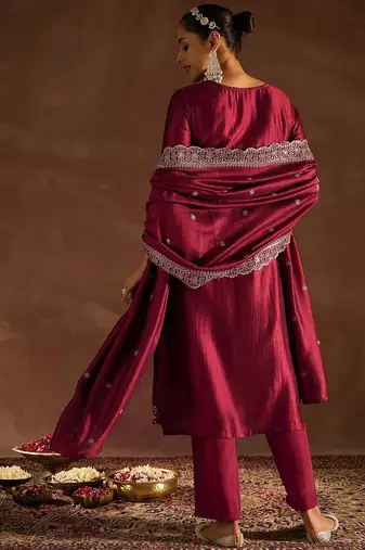 Ethnic Motifs Embroidered Thread Work Straight Kurta with Trousers & Dupatta