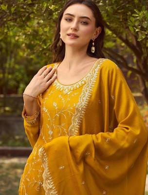 Ethnic Motifs Embroidered Round Neck Straight Kurta with Trousers & Dupatta 2