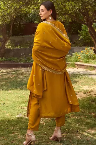 Ethnic Motifs Embroidered Round Neck Straight Kurta with Trousers & Dupatta