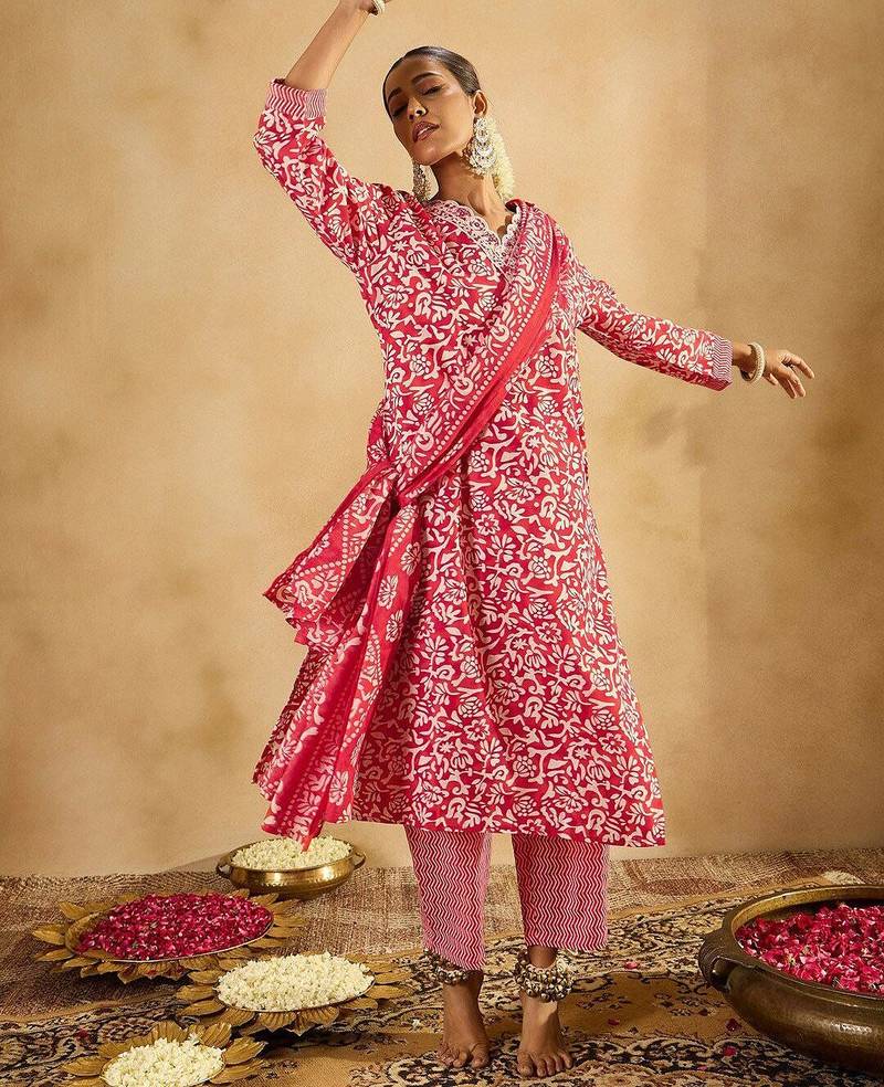 Red Floral Printed V-Neck Thread Work Straight Kurta With Trousers & Dupatta