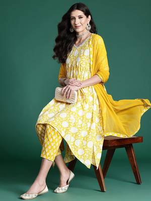 Women Floral Printed Empire Mirror Work Pure Cotton Kurta with Trousers & With Dupatta 1