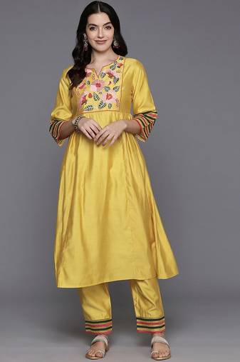 Floral Embroidered Thread Work Kurta With Trousers