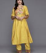 Floral Embroidered Thread Work Kurta With Trousers