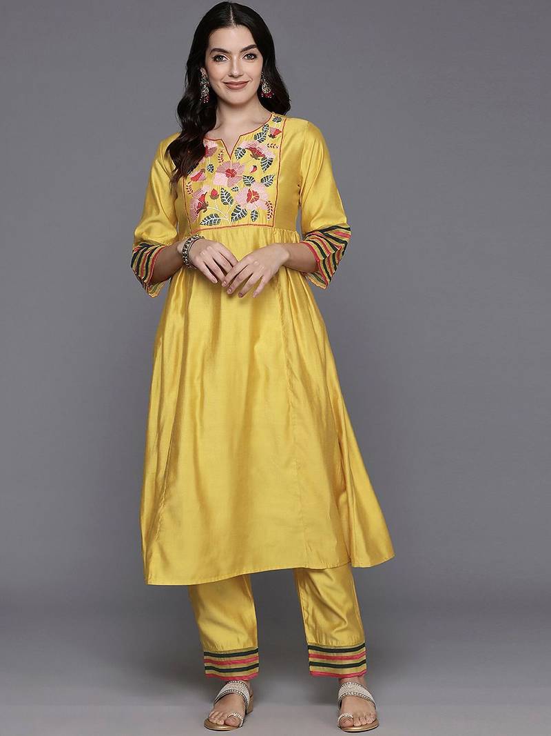 Floral Embroidered Thread Work Kurta With Trousers
