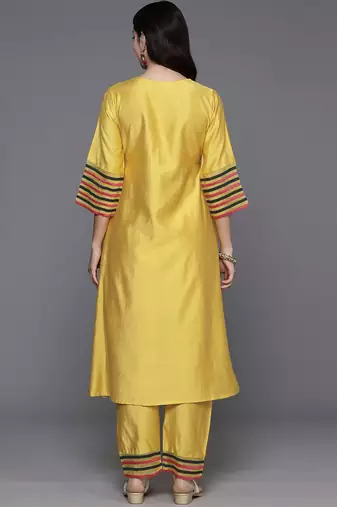 Floral Embroidered Thread Work Kurta With Trousers