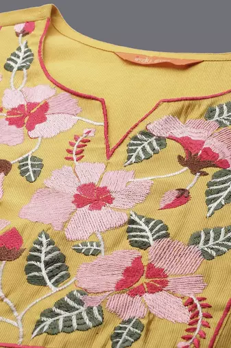 Floral Embroidered Thread Work Kurta With Trousers