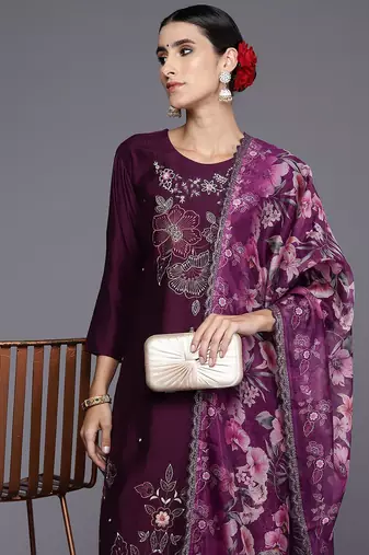 Women Floral Embroidered Regular Beads and Stones Kurta with Trousers & Dupatta