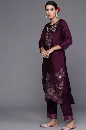 Women Floral Embroidered Regular Beads and Stones Kurta with Trousers & Dupatta