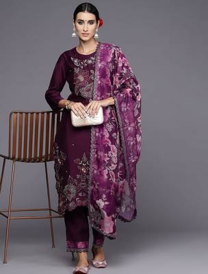 Women Floral Embroidered Regular Beads and Stones Kurta with Trousers & Dupatta 8