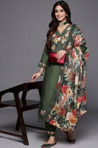 Women Floral Embroidered Regular Thread Work Kurta With Trousers & Dupatta