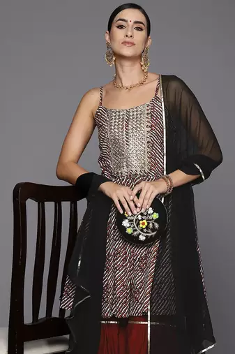 Women Dyed Regular Thread Work Kurta with Sharara & With Dupatta