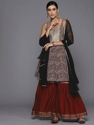 Women Dyed Regular Thread Work Kurta with Sharara & With Dupatta 5