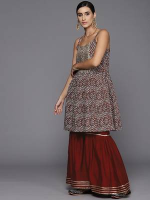 Women Dyed Regular Thread Work Kurta with Sharara & With Dupatta 6