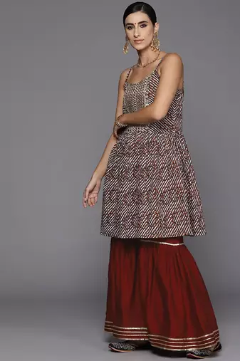 Women Dyed Regular Thread Work Kurta with Sharara & With Dupatta