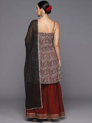 Women Dyed Regular Thread Work Kurta with Sharara & With Dupatta 7