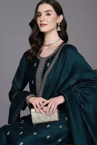 Floral Embroidered Regular Sequinned Kurta with Trousers & Dupatta