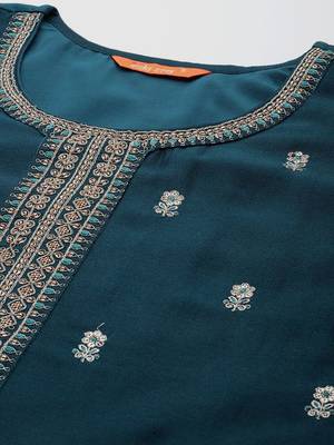 Floral Embroidered Regular Sequinned Kurta with Trousers & Dupatta 3