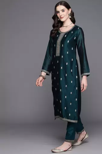 Floral Embroidered Regular Sequinned Kurta with Trousers & Dupatta
