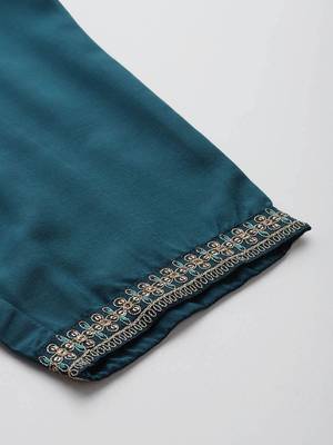 Floral Embroidered Regular Sequinned Kurta with Trousers & Dupatta 9