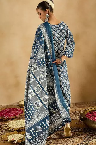 Blue Ethnic Motifs Printed Straight Round Neck Thread Work Pure Cotton Kurta Set