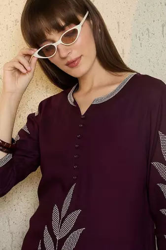 Women Floral Embroidered Regular Thread Work Kurta with Trousers