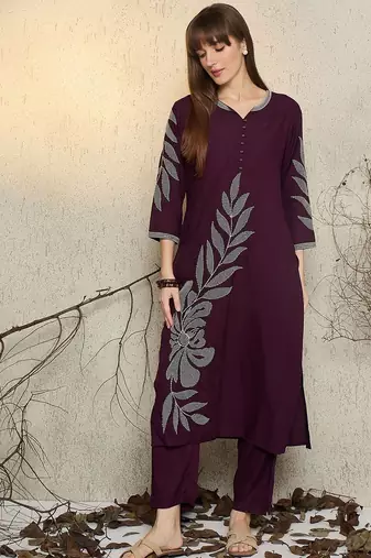 Women Floral Embroidered Regular Thread Work Kurta with Trousers