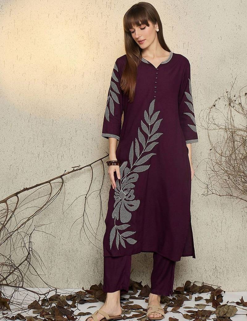 Women Floral Embroidered Regular Thread Work Kurta with Trousers