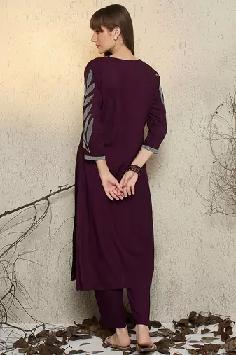 Women Floral Embroidered Regular Thread Work Kurta with Trousers