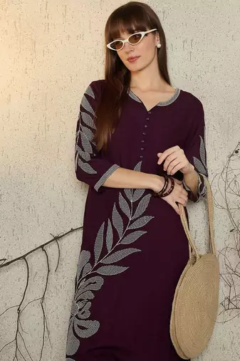 Women Floral Embroidered Regular Thread Work Kurta with Trousers