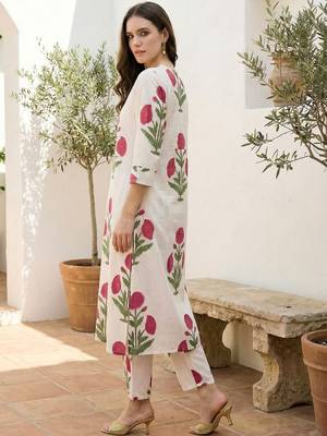 Women Floral Printed Regular Pure Cotton Kurta with Trousers 6