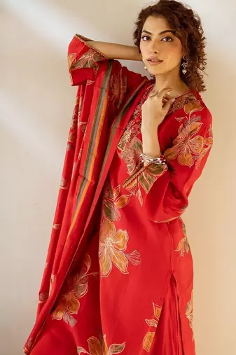 Women Floral Printed Kurta with Palazzos & Dupatta