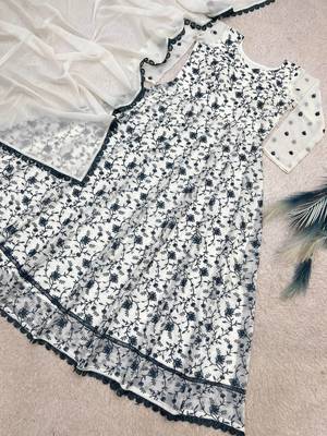 white color thread embroidery work with gpo lace border georgette gown set 3
