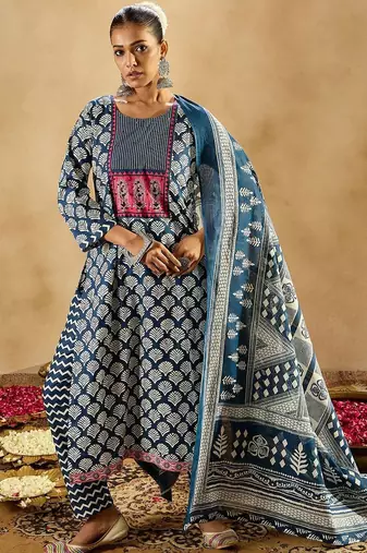 Ethnic Motifs Printed Thread Work Pure Cotton Kurta with Trousers & Dupatta