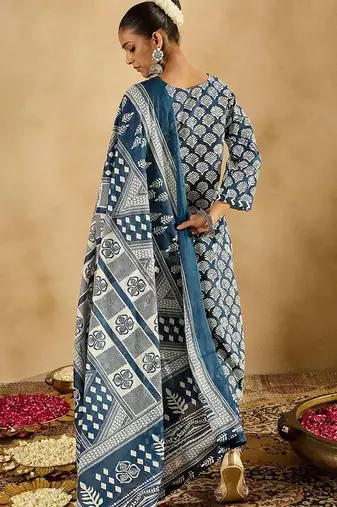 Ethnic Motifs Printed Thread Work Pure Cotton Kurta with Trousers & Dupatta