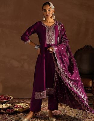 Burgundy Embroidered Regular Thread Work Straight Kurta With Trousers & Dupatta 1