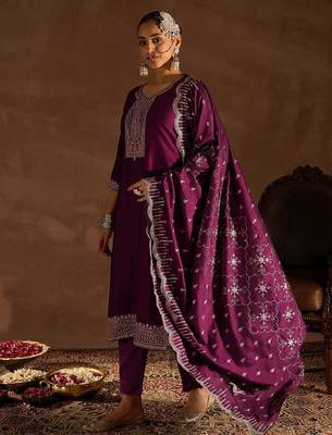 Burgundy Embroidered Regular Thread Work Straight Kurta With Trousers & Dupatta 3