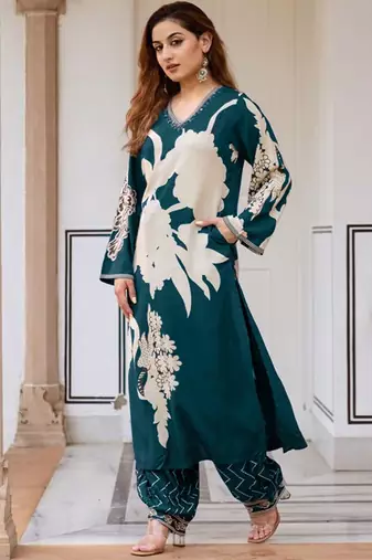 Women Floral Printed Regular Sequinned Kurta with Salwar