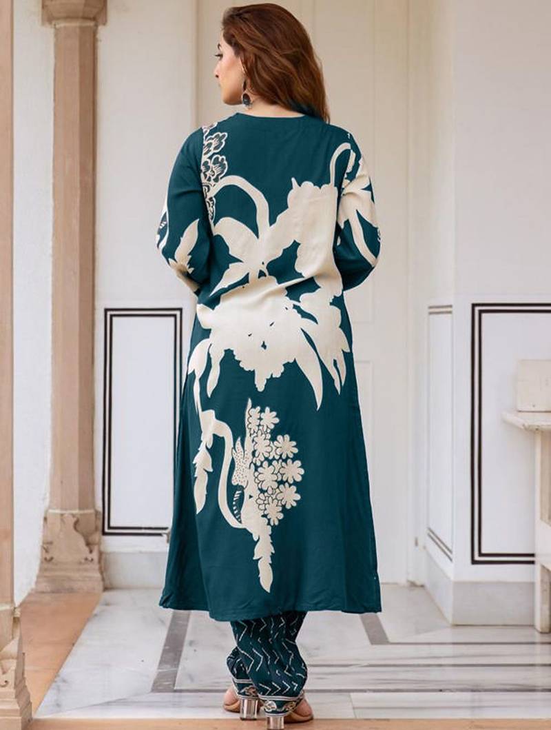 Women Floral Printed Regular Sequinned Kurta with Salwar