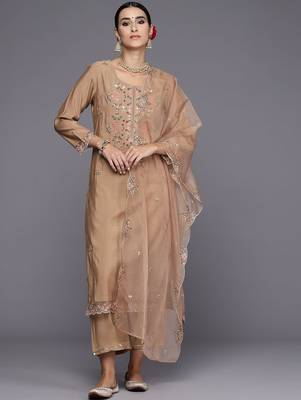 Women Floral Embroidered Regular Thread Work Kurta with Trousers & With Dupatta 1