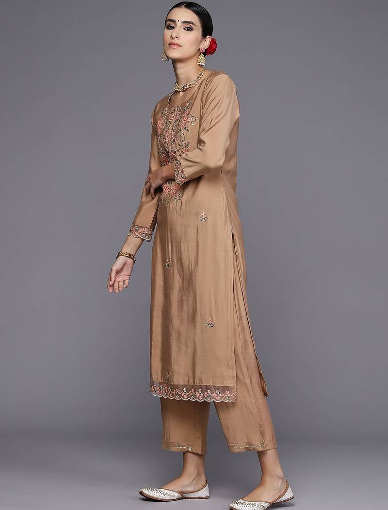 Women Floral Embroidered Regular Thread Work Kurta with Trousers & With Dupatta