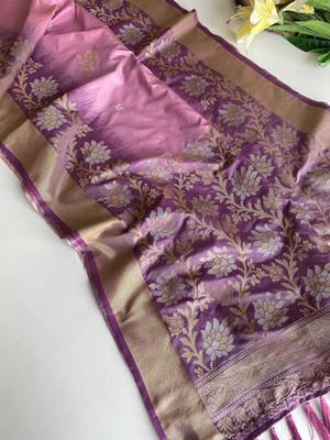 pink color zari weaves contrast pallu and designer chaap border dual tone silk blend saree 3