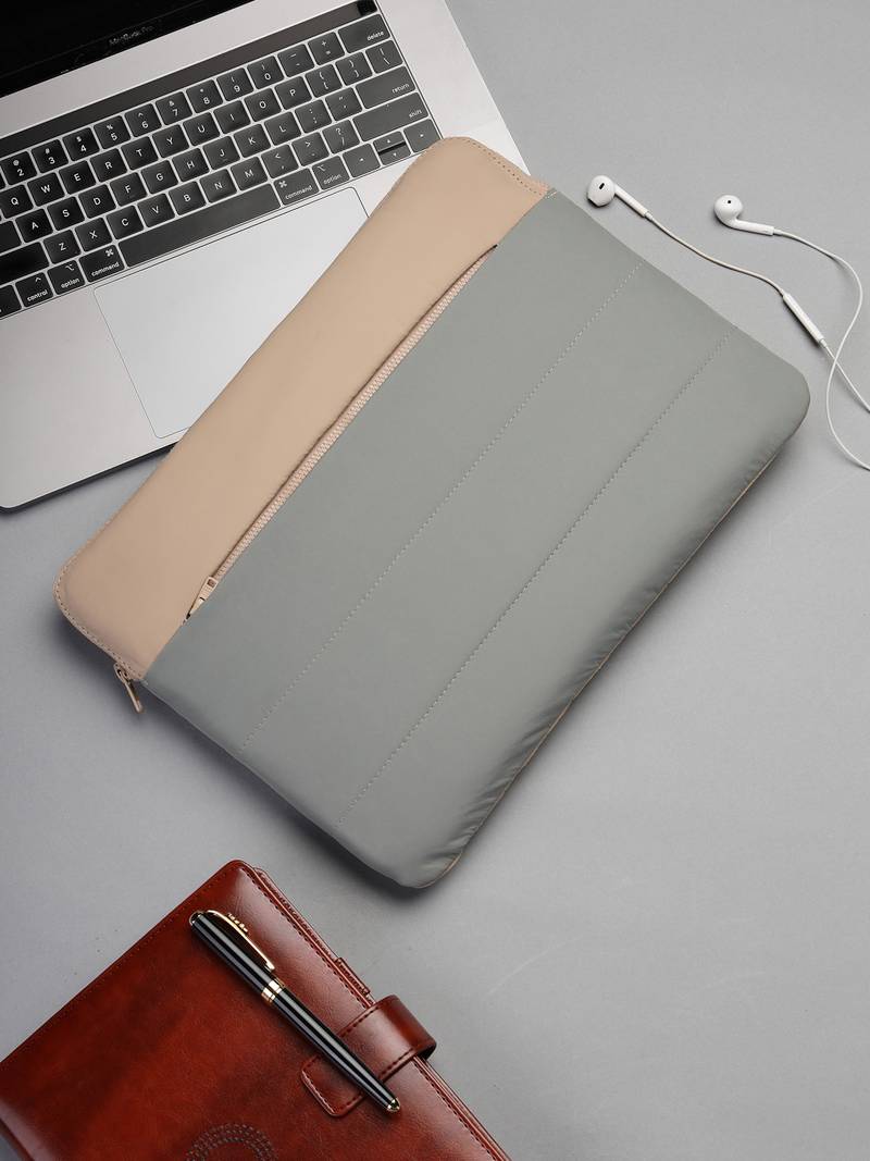   sage green polyester colour blocked laptop sleeve (upto 16")