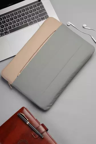   sage green polyester colour blocked laptop sleeve (upto 14")